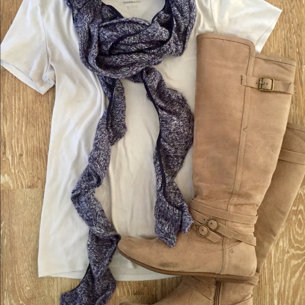 Scarf 🚨buy 2 scarves, get 1 FREE!🚨